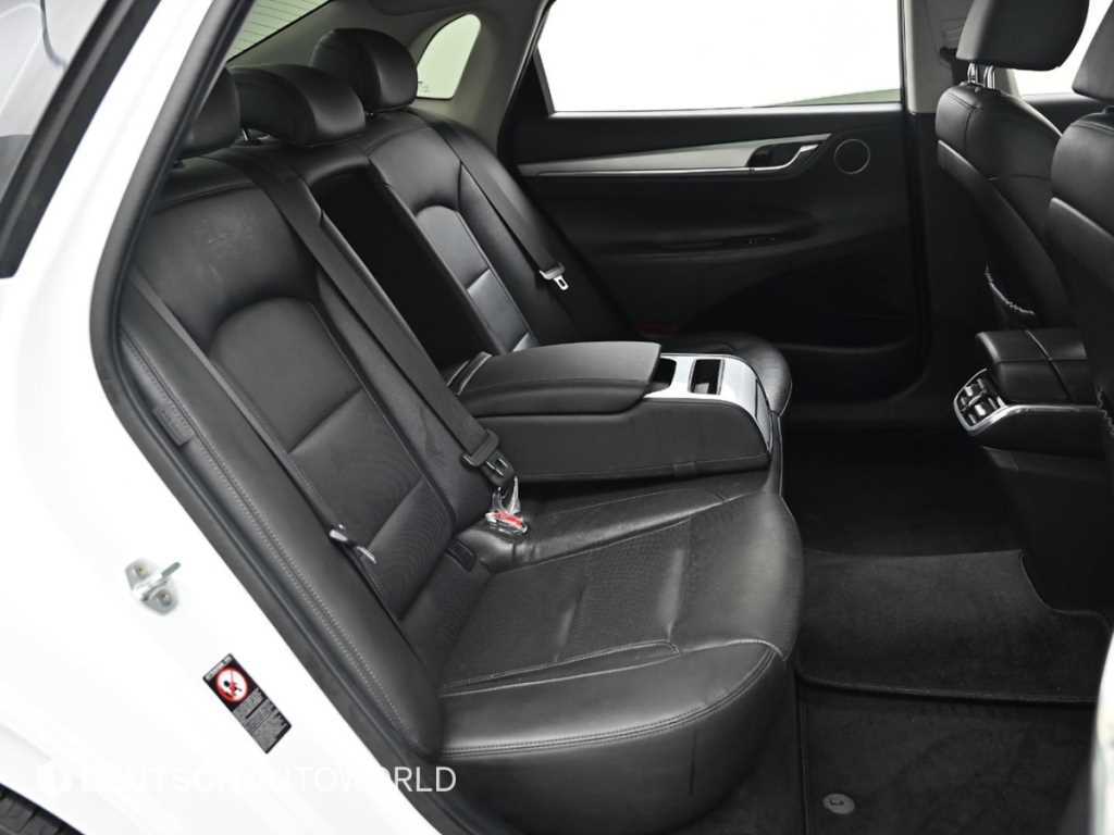 HYUNDAI Grandeur - Vista 12