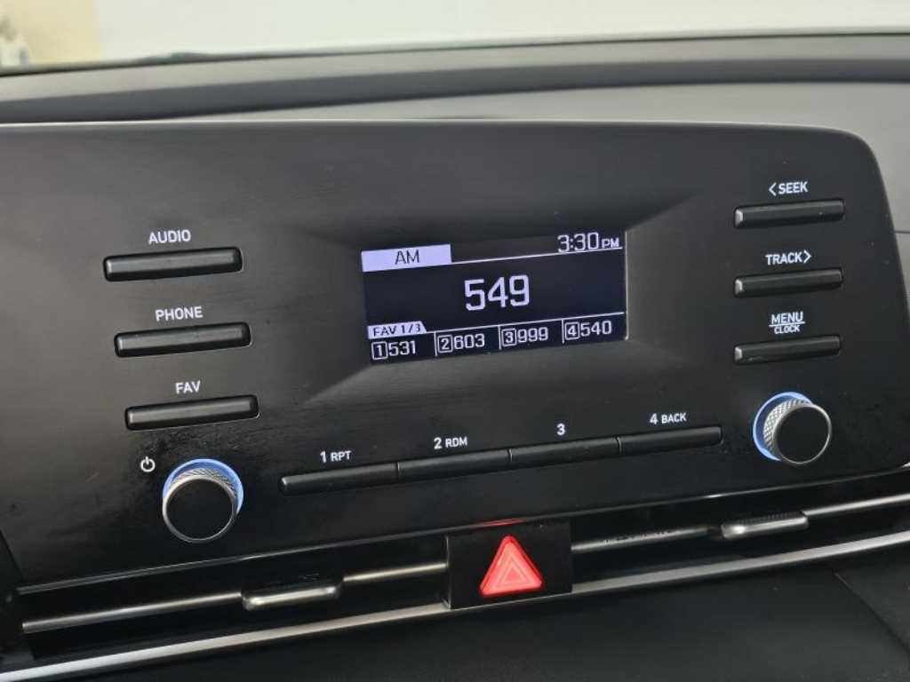 HYUNDAI Avante - Vista 12