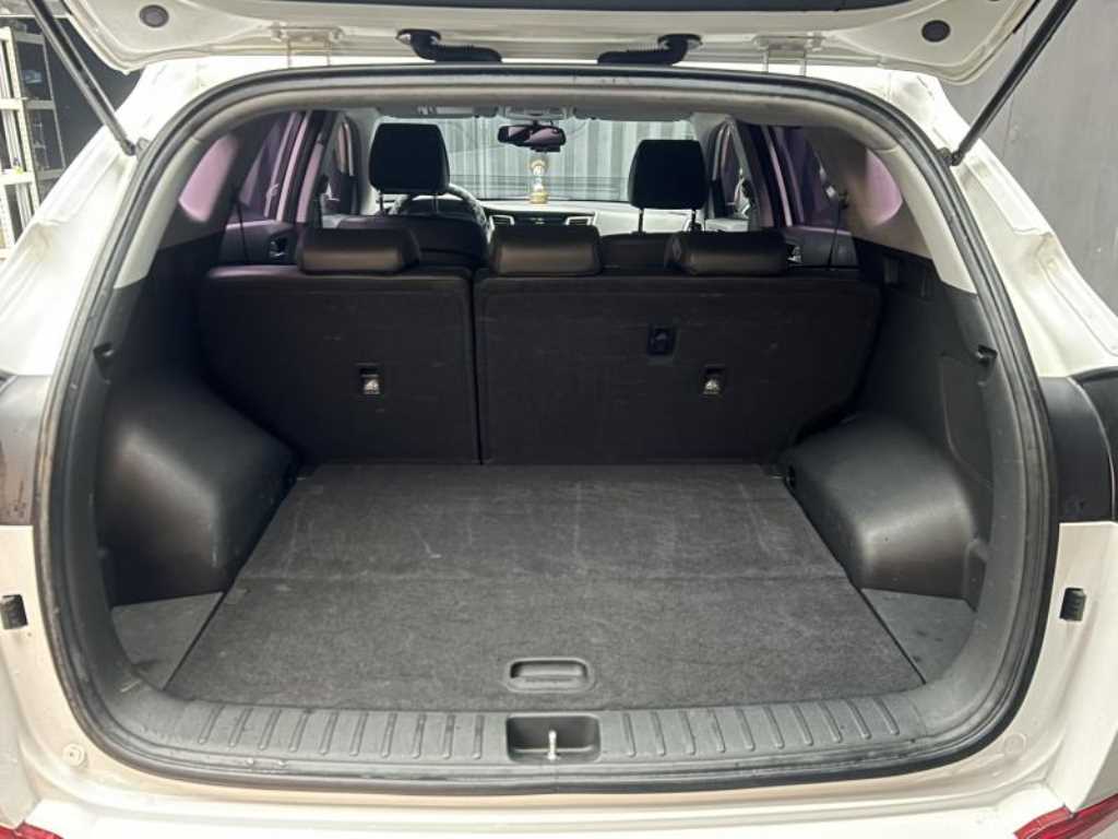 HYUNDAI Tucson - Vista 5