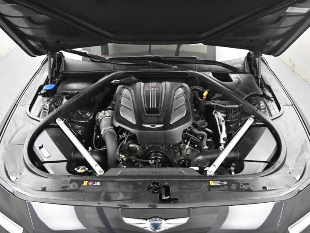 Genesis G90 - Vista 7