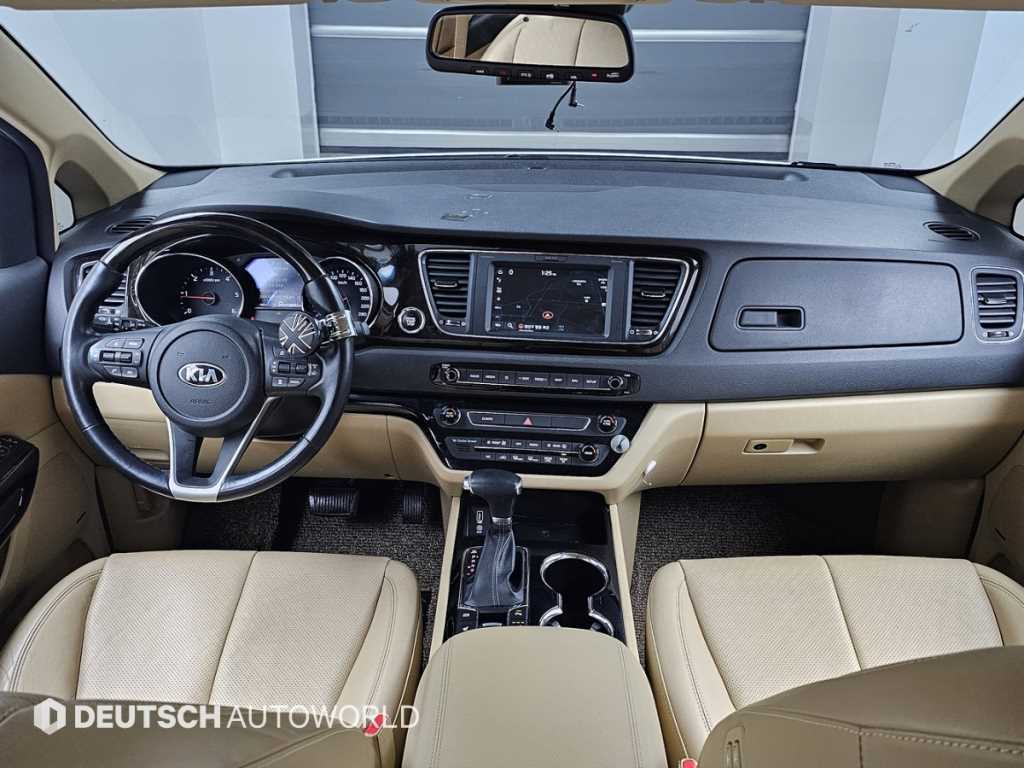 KIA Carnival - Vista 7