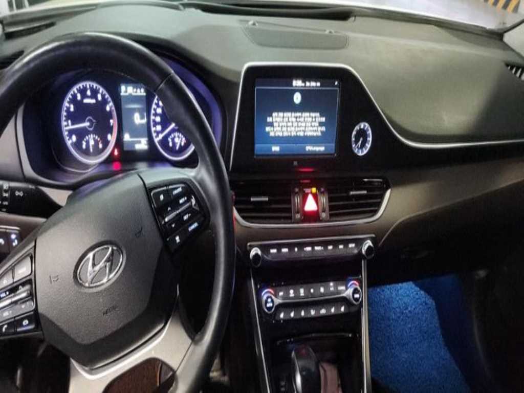 HYUNDAI Grandeur - Vista 5