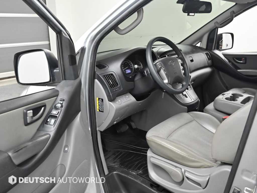 HYUNDAI Starex - Vista 11