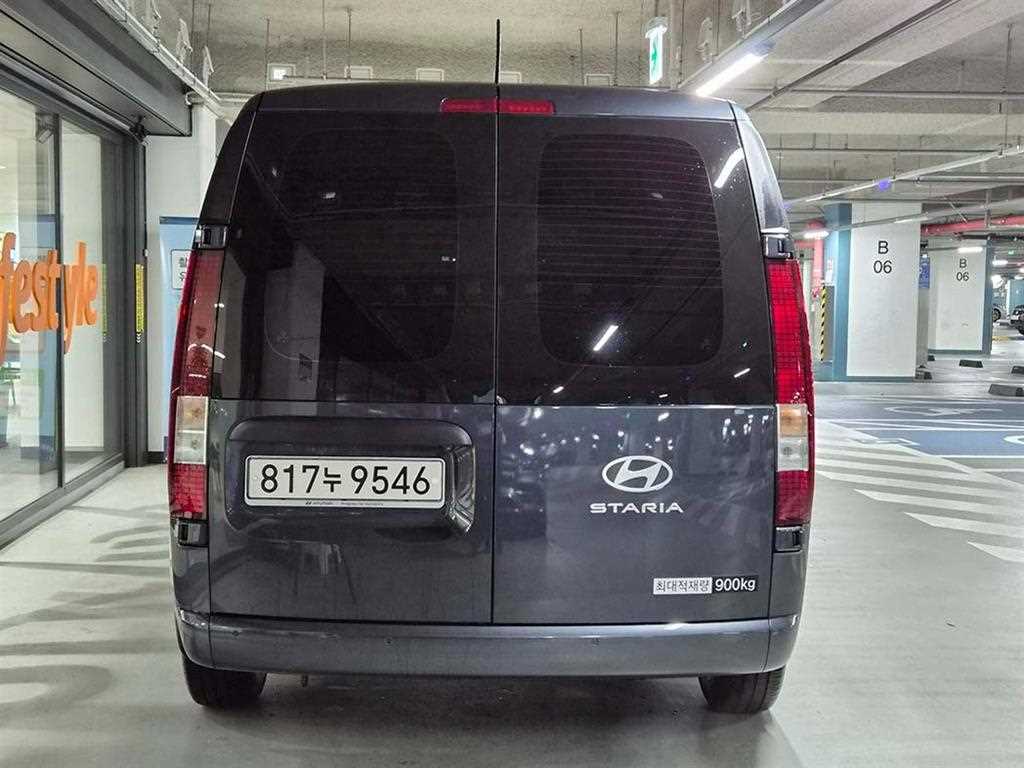 HYUNDAI Staria - Vista 5