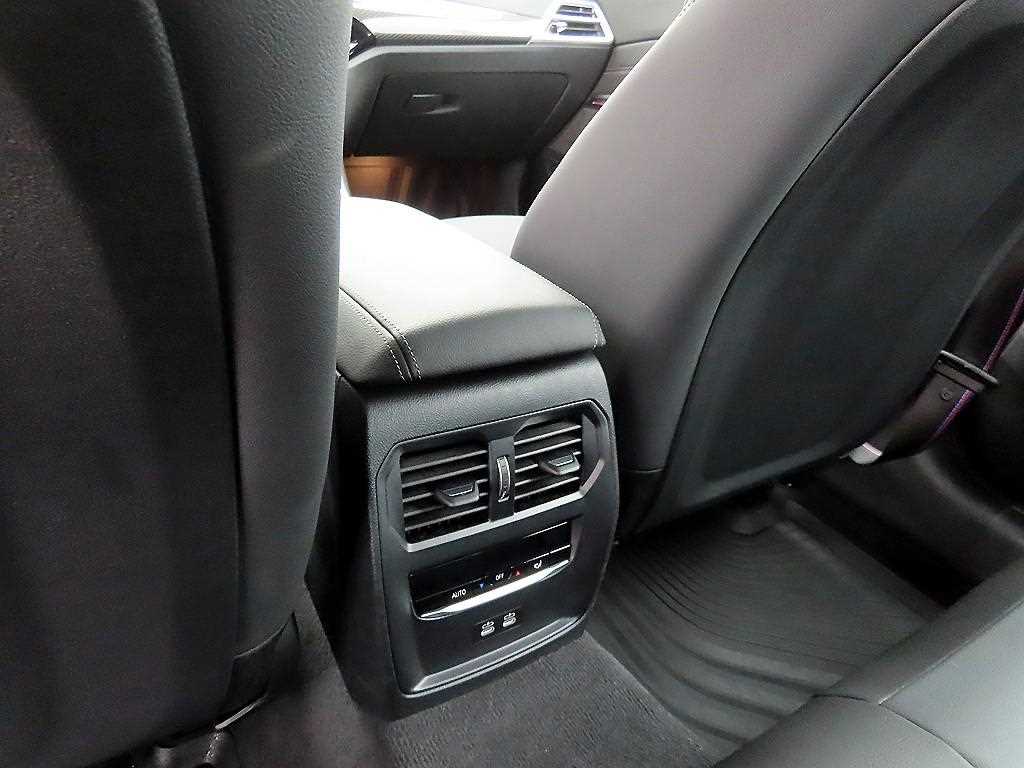 BMW 3 series 2025 Blanco - Importación desde Corea - HF Imports Iquique - Foto 17