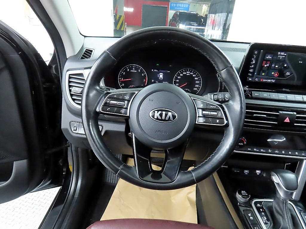 KIA Seltos - Vista 9