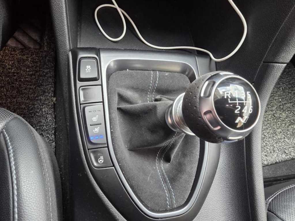 HYUNDAI Veloster - Vista 7