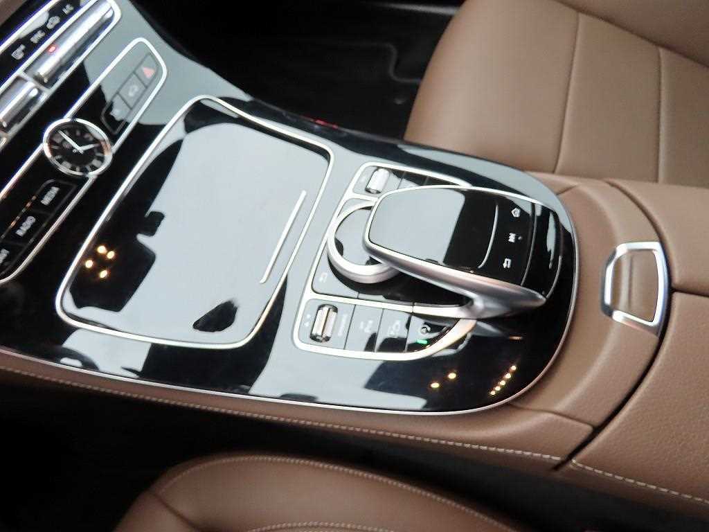 Mercedes Benz E class - Vista 11