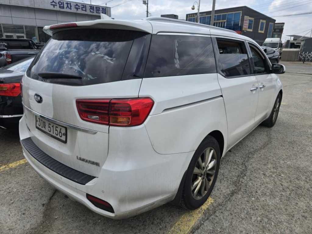 KIA Carnival - Vista 4
