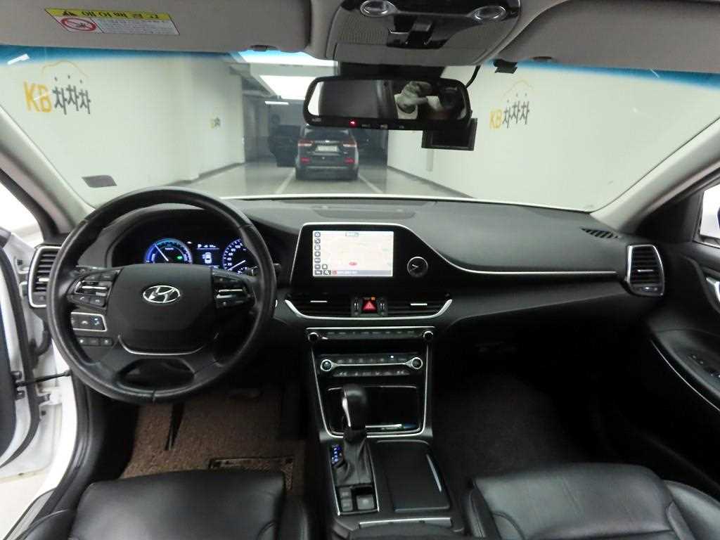 HYUNDAI Grandeur - Vista 8