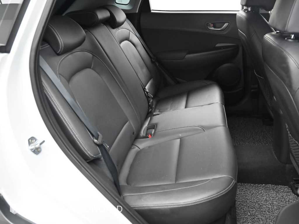 HYUNDAI Kona - Vista 12