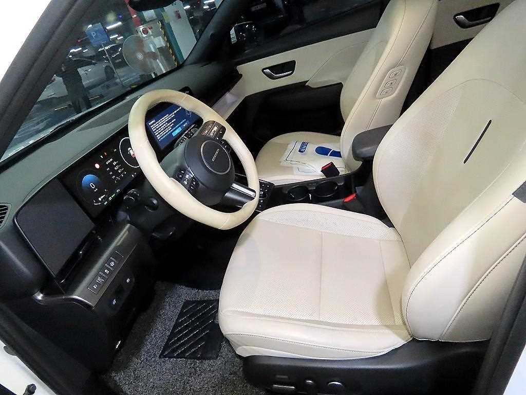 HYUNDAI Kona - Vista 6