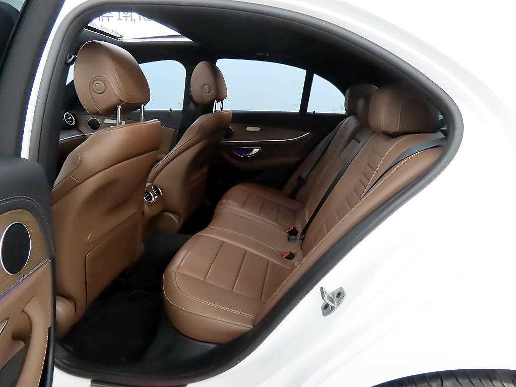 Mercedes Benz E class - Vista 6