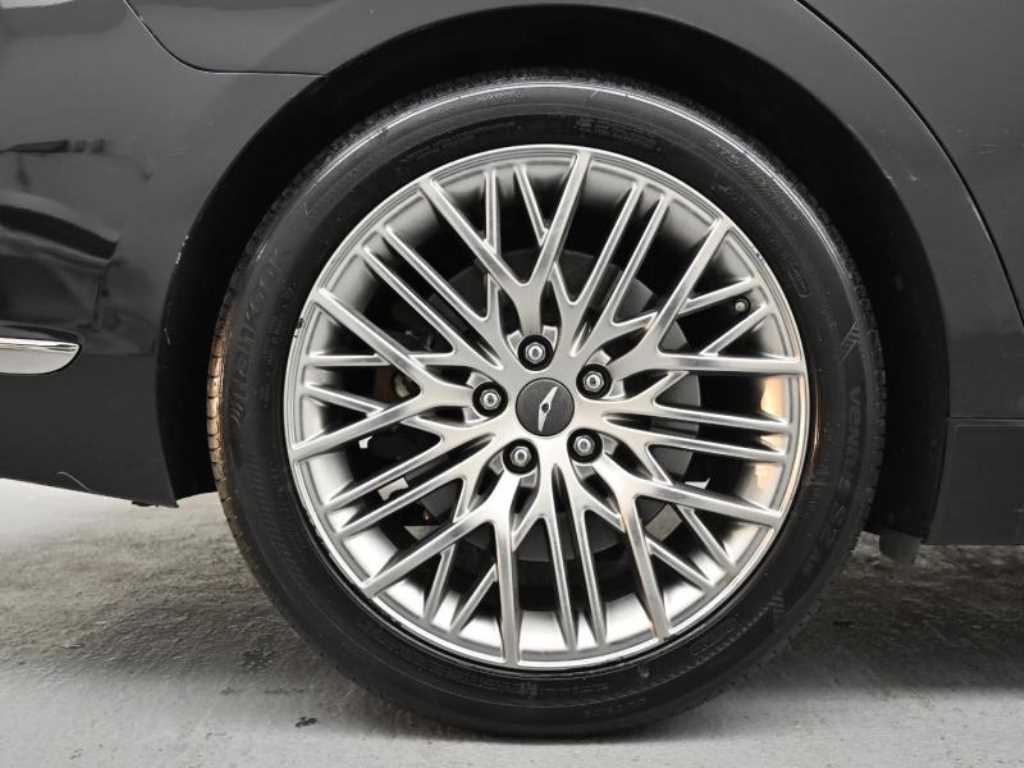 Genesis G90 - Vista 6