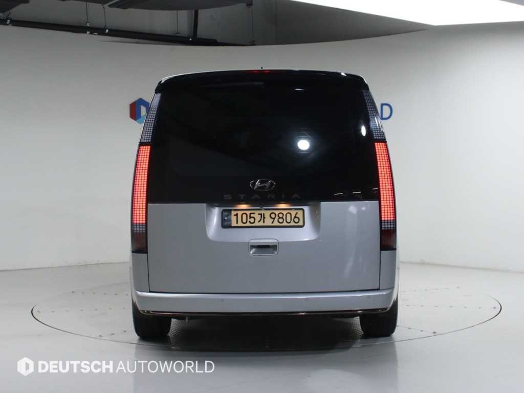 HYUNDAI Staria - Vista 4