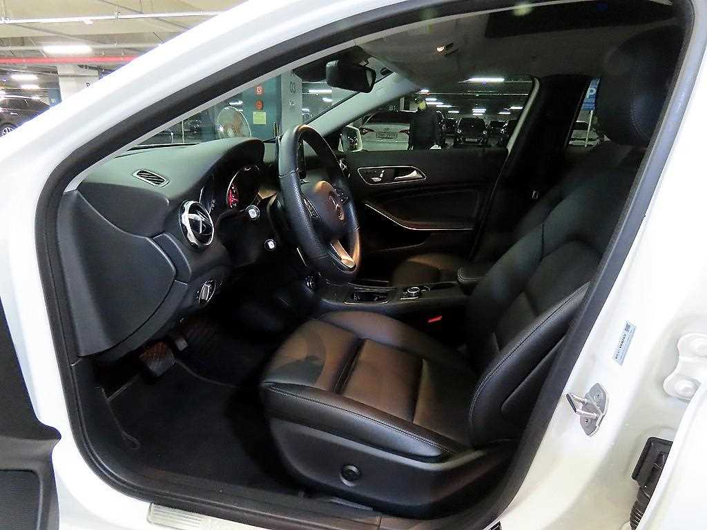 Mercedes Benz GLA Class - Vista 6