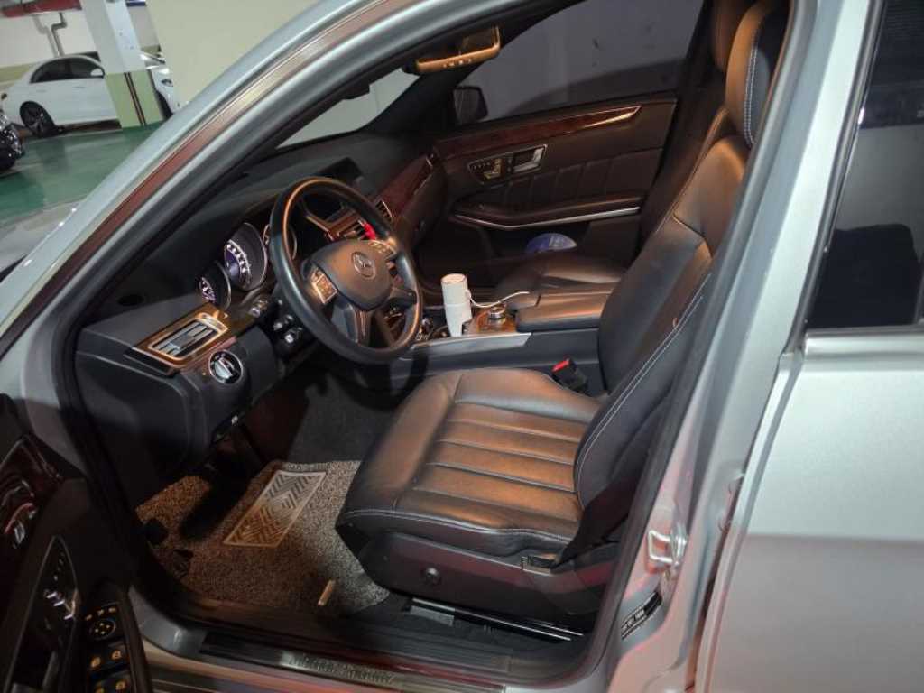 Mercedes Benz E class - Vista 10