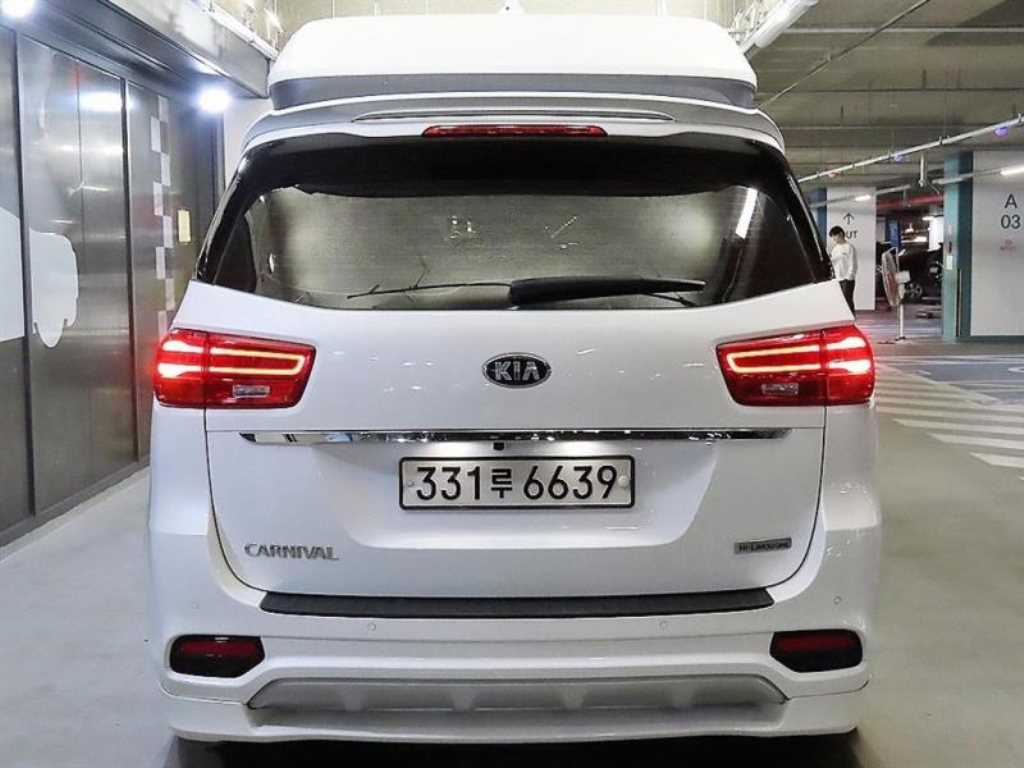 KIA Carnival - Vista 5