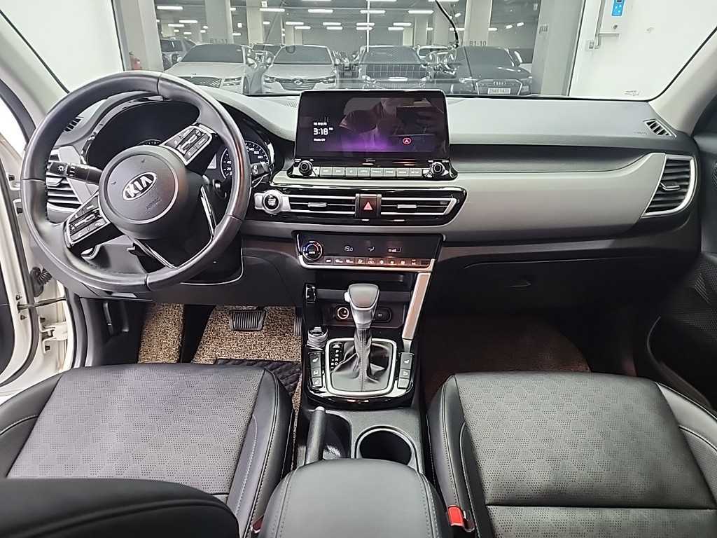 KIA Seltos - Vista 7