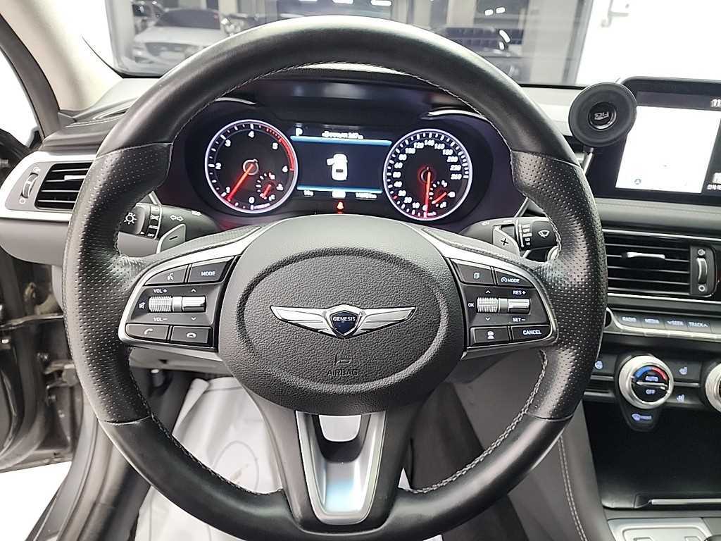 Genesis G70 - Vista 9