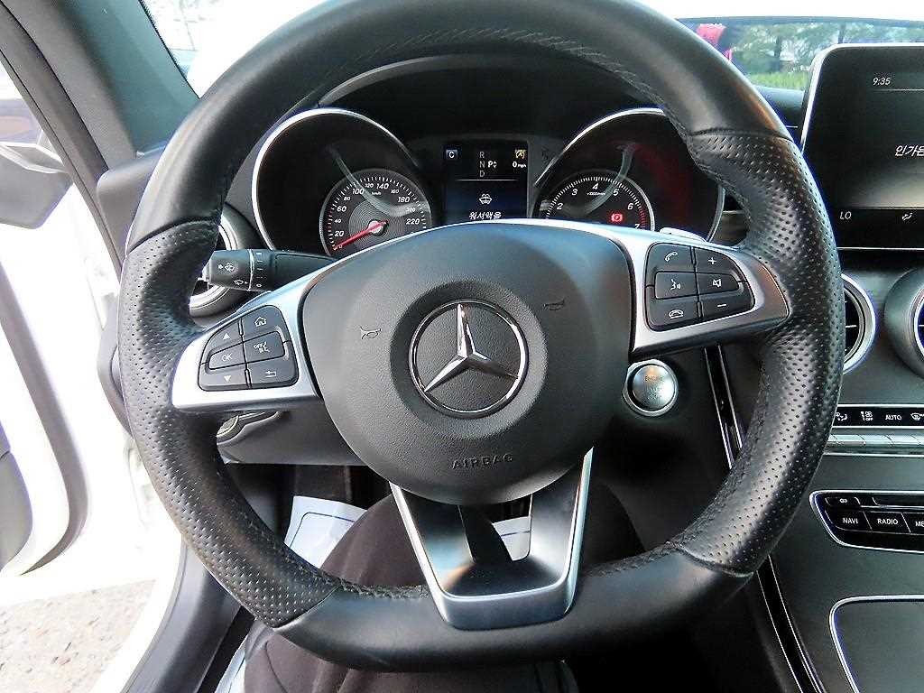 Mercedes Benz C Class - Vista 8