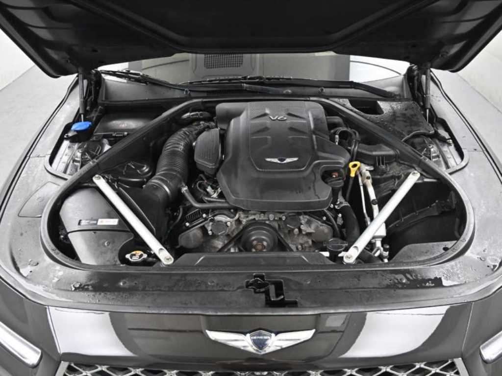 Genesis G90 - Vista 5