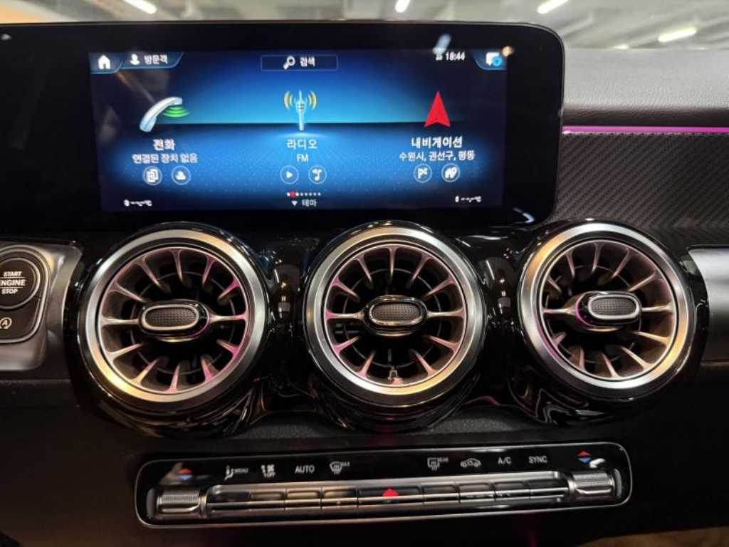 Mercedes Benz GLB Class - Vista 10