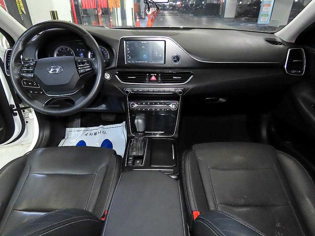 HYUNDAI Grandeur - Vista 10