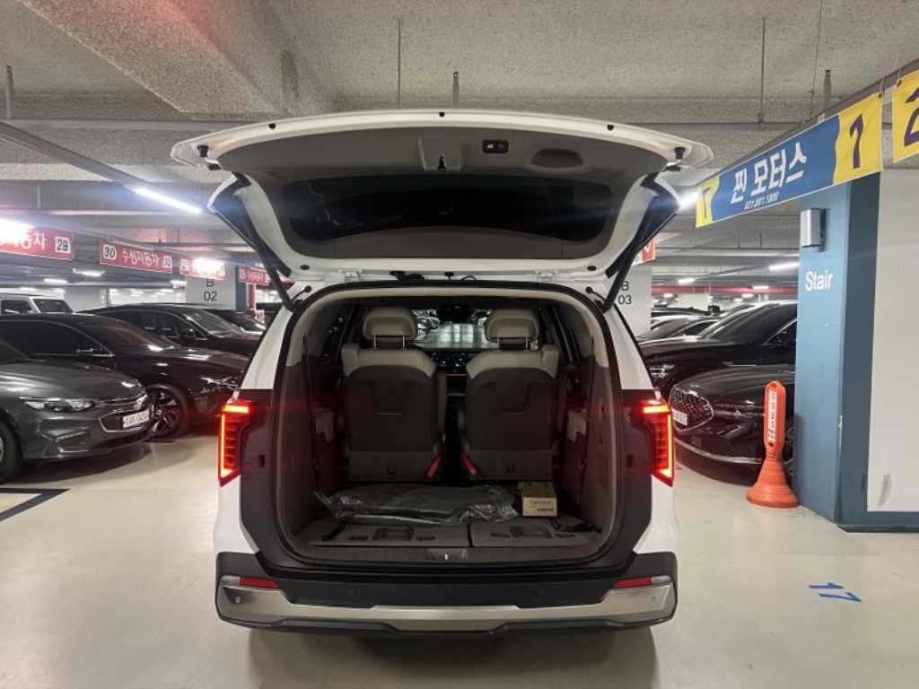 KIA Carnival - Vista 9