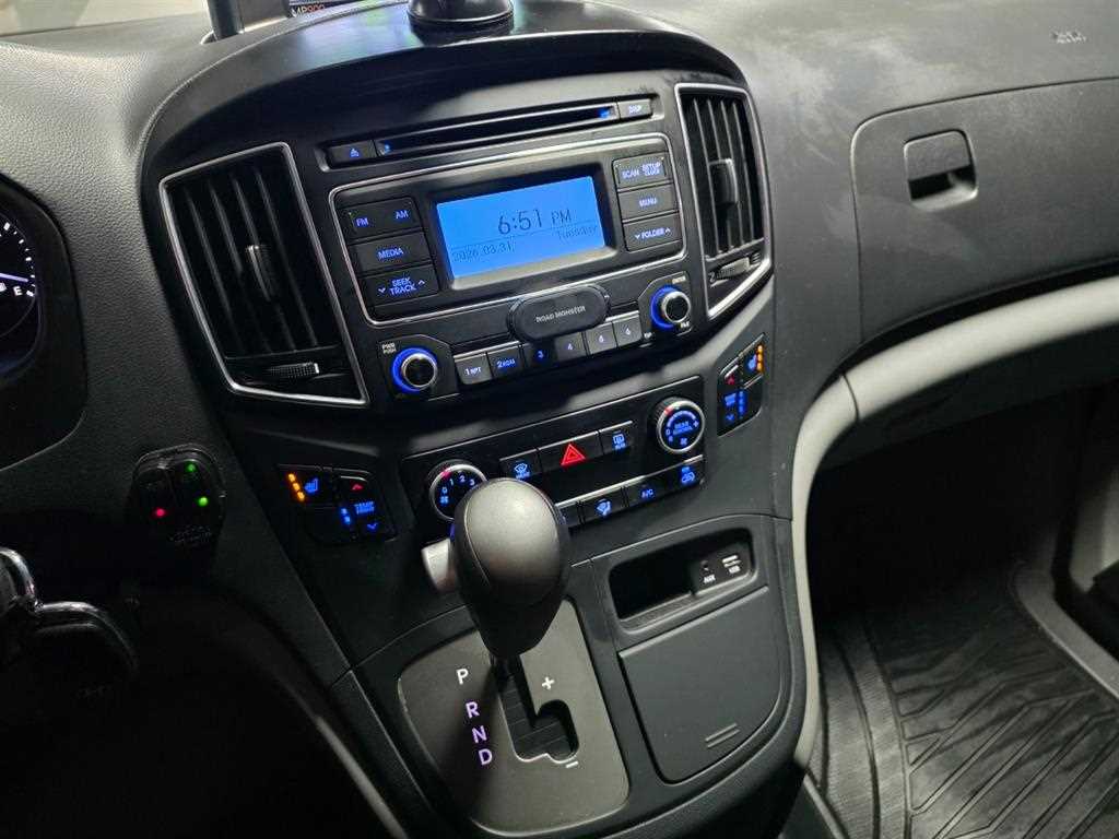 HYUNDAI Starex 2017 Plateado - Importación desde Corea - HF Imports Iquique - Foto 15