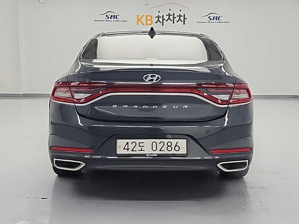 HYUNDAI Grandeur - Vista 4