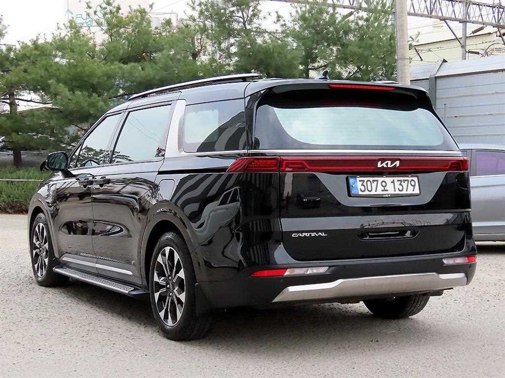 KIA Carnival - Vista 3