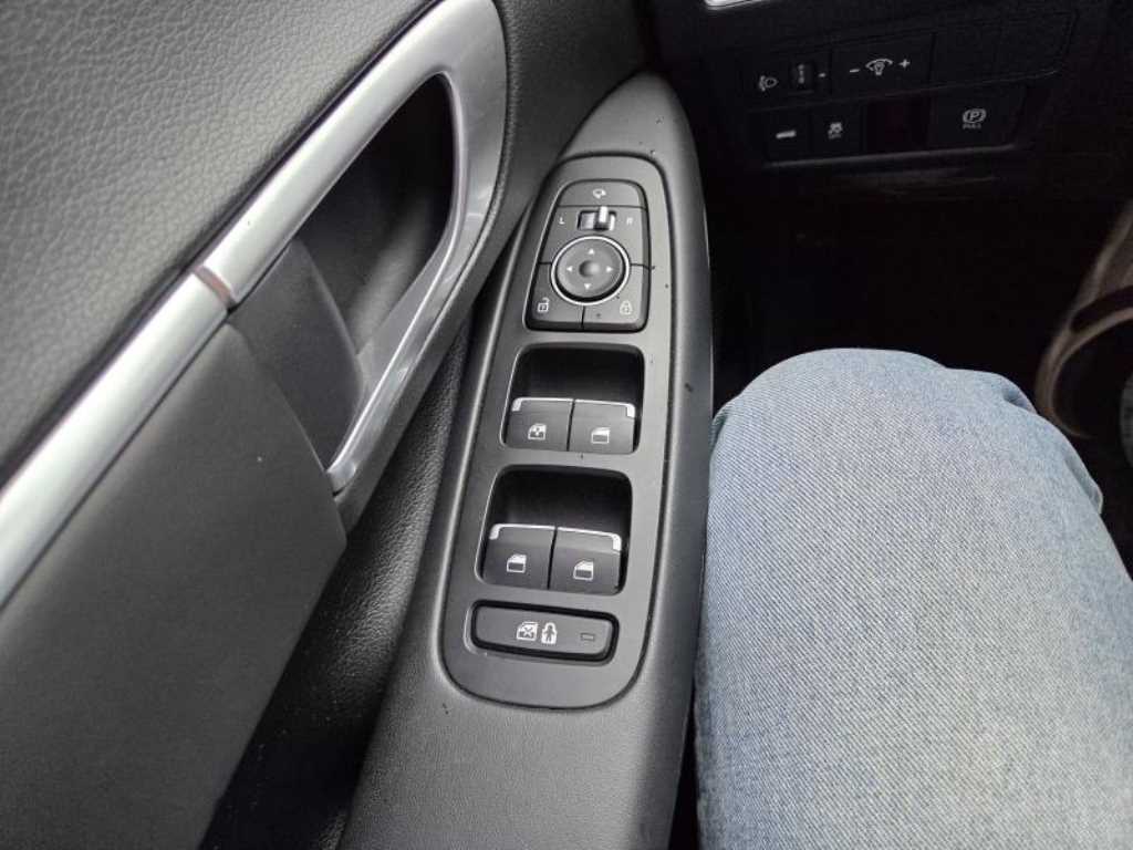 HYUNDAI Sonata - Vista 10