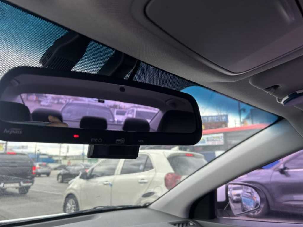 HYUNDAI Avante - Vista 11