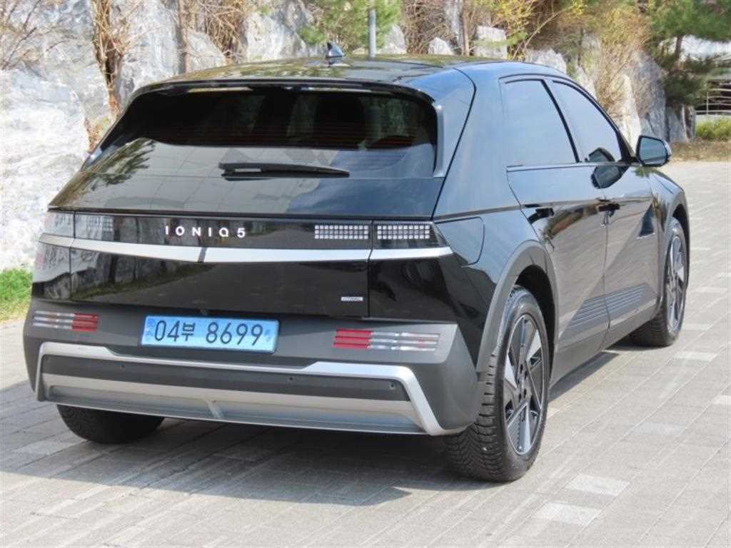HYUNDAI Ioniq 5 - Vista 3
