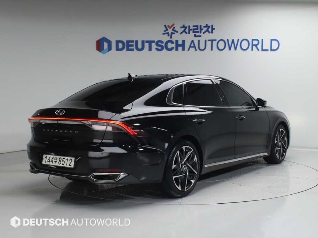 HYUNDAI Grandeur - Vista 2