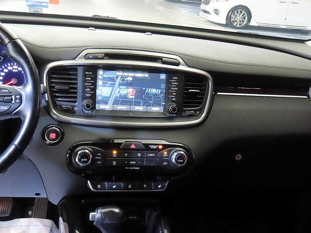 KIA Sorento - Vista 11