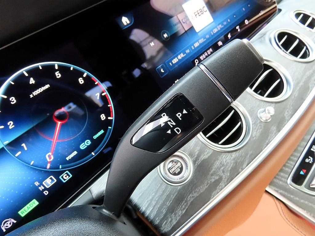 Mercedes Benz E class - Vista 11