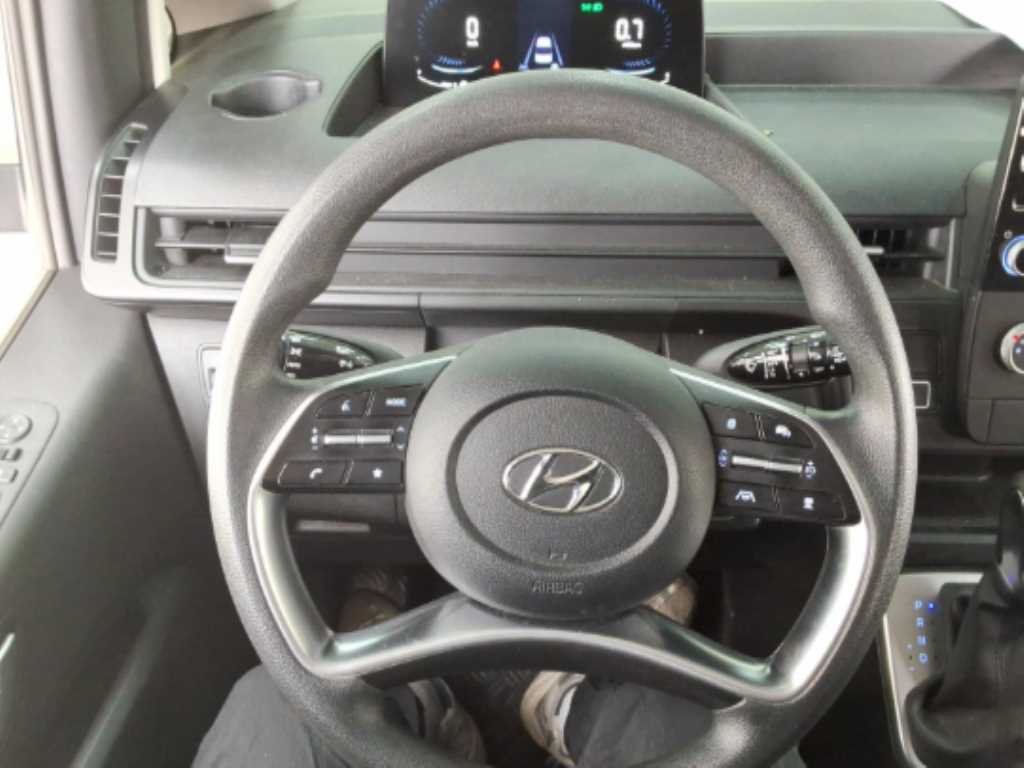 HYUNDAI Staria - Vista 3
