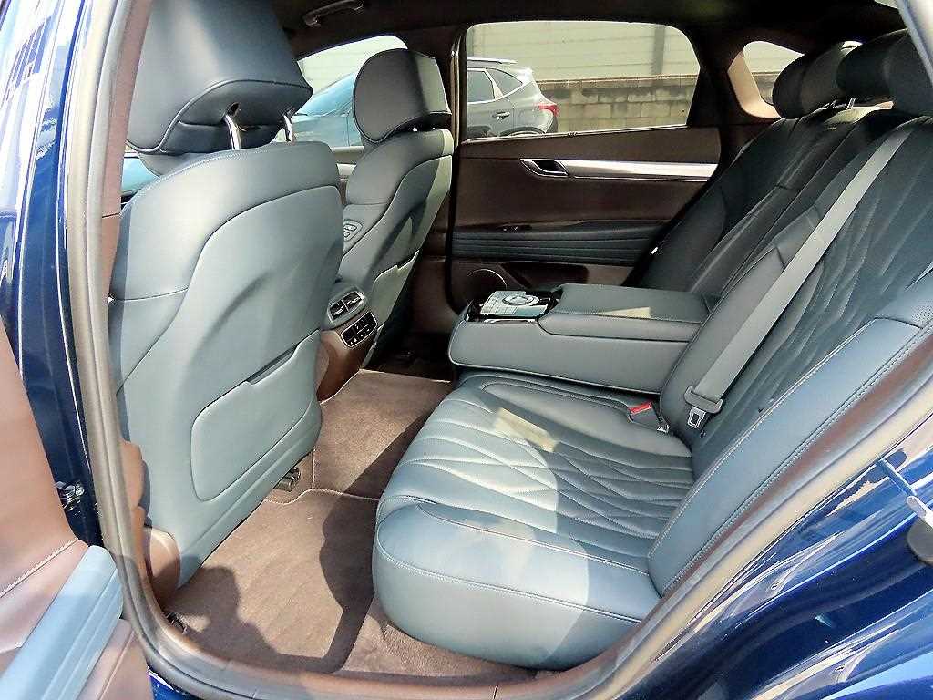 Genesis G80 - Vista 6