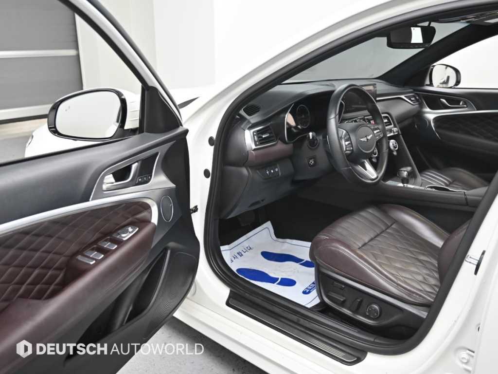 Genesis G70 - Vista 11