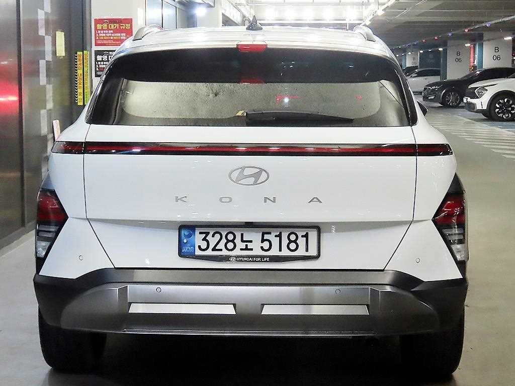 HYUNDAI Kona - Vista 5