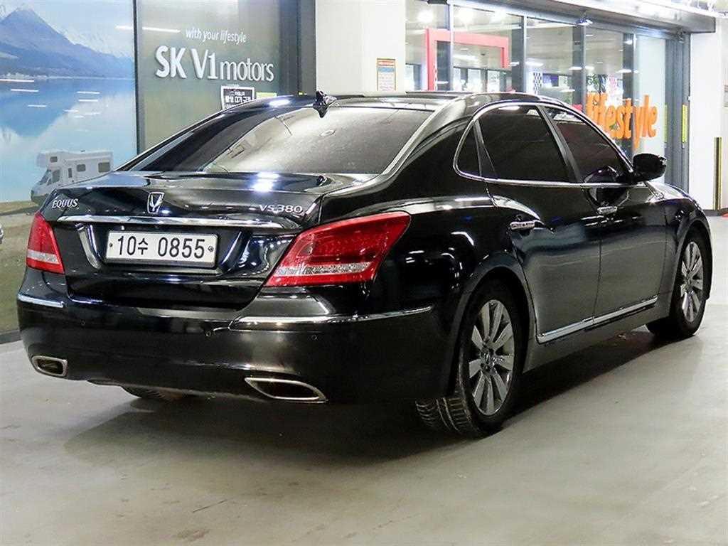 HYUNDAI Equus - Vista 4