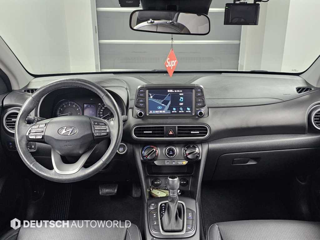 HYUNDAI Kona - Vista 7