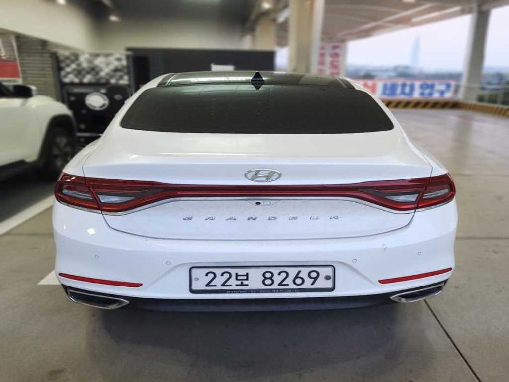 HYUNDAI Grandeur - Vista 3
