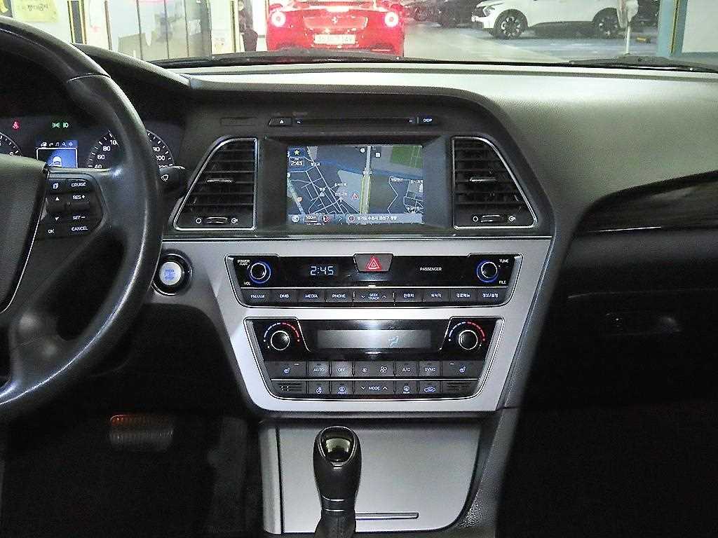 HYUNDAI Sonata - Vista 11