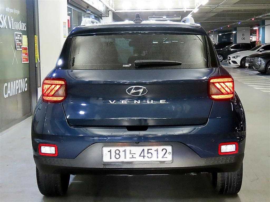 HYUNDAI Venue - Vista 5