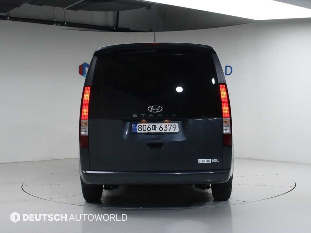 HYUNDAI Staria - Vista 4