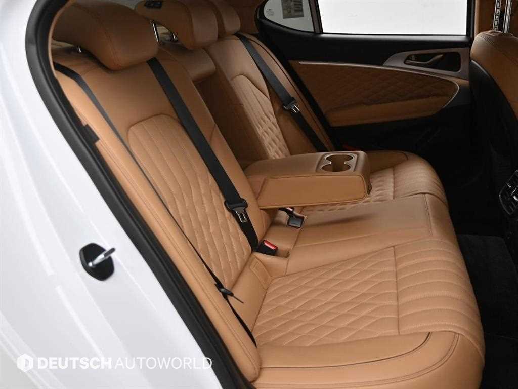 Genesis G70 - Vista 12