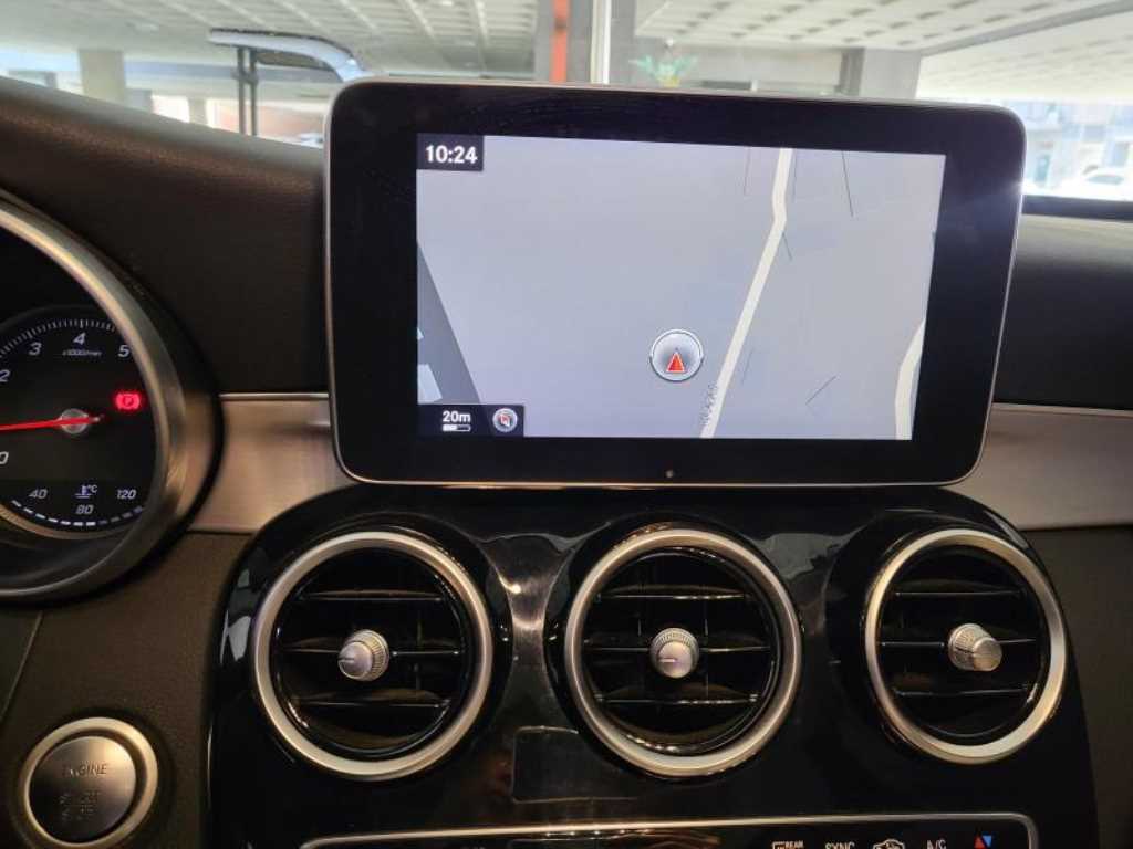 Mercedes Benz C Class - Vista 8